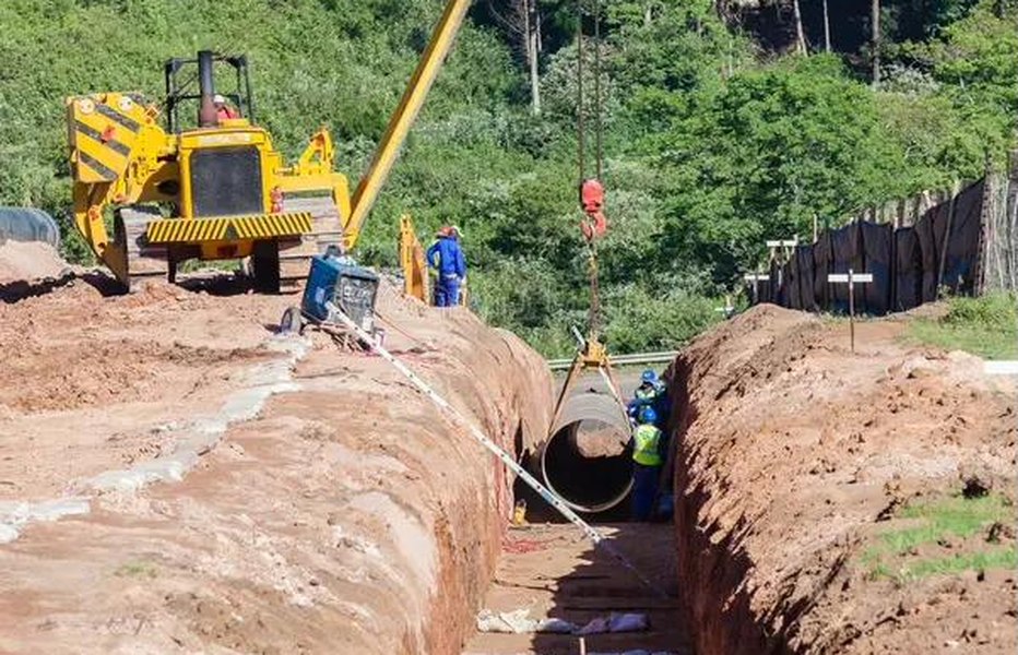 Instalación de tubería en faja de servidumbre